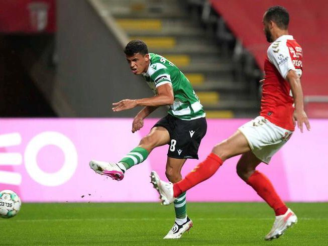 紧随其后的 紧随其后的