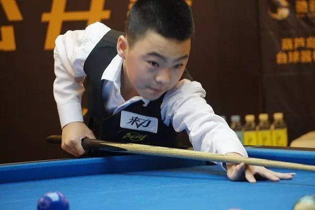 万1万与8 万1万与8