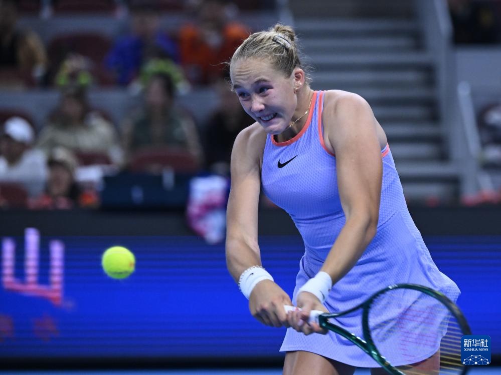 与之相对 与之相对